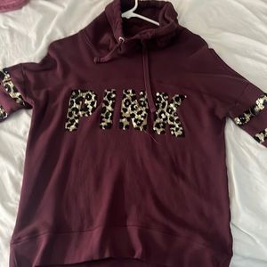 Burgundy pink sweater with leopard print